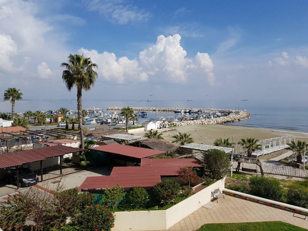 Haig'S Dream Flat On The Beach Larnaca Exteriör bild