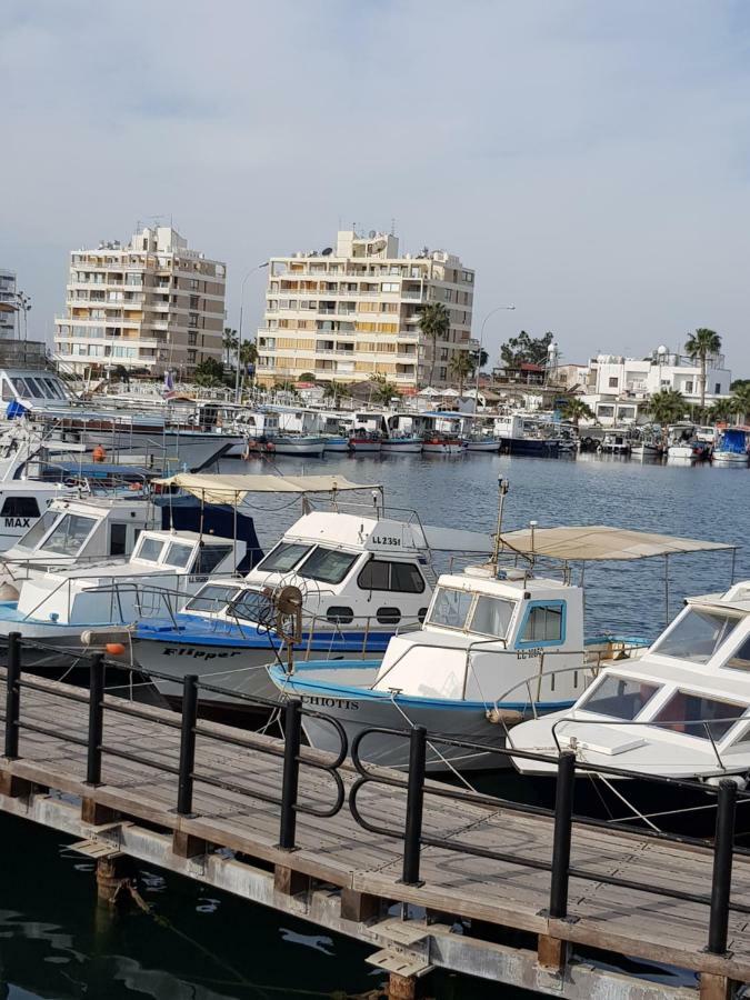 Haig'S Dream Flat On The Beach Larnaca Exteriör bild